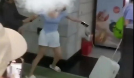 踢裆视频,揭秘网络热传视频背后的真相与争议